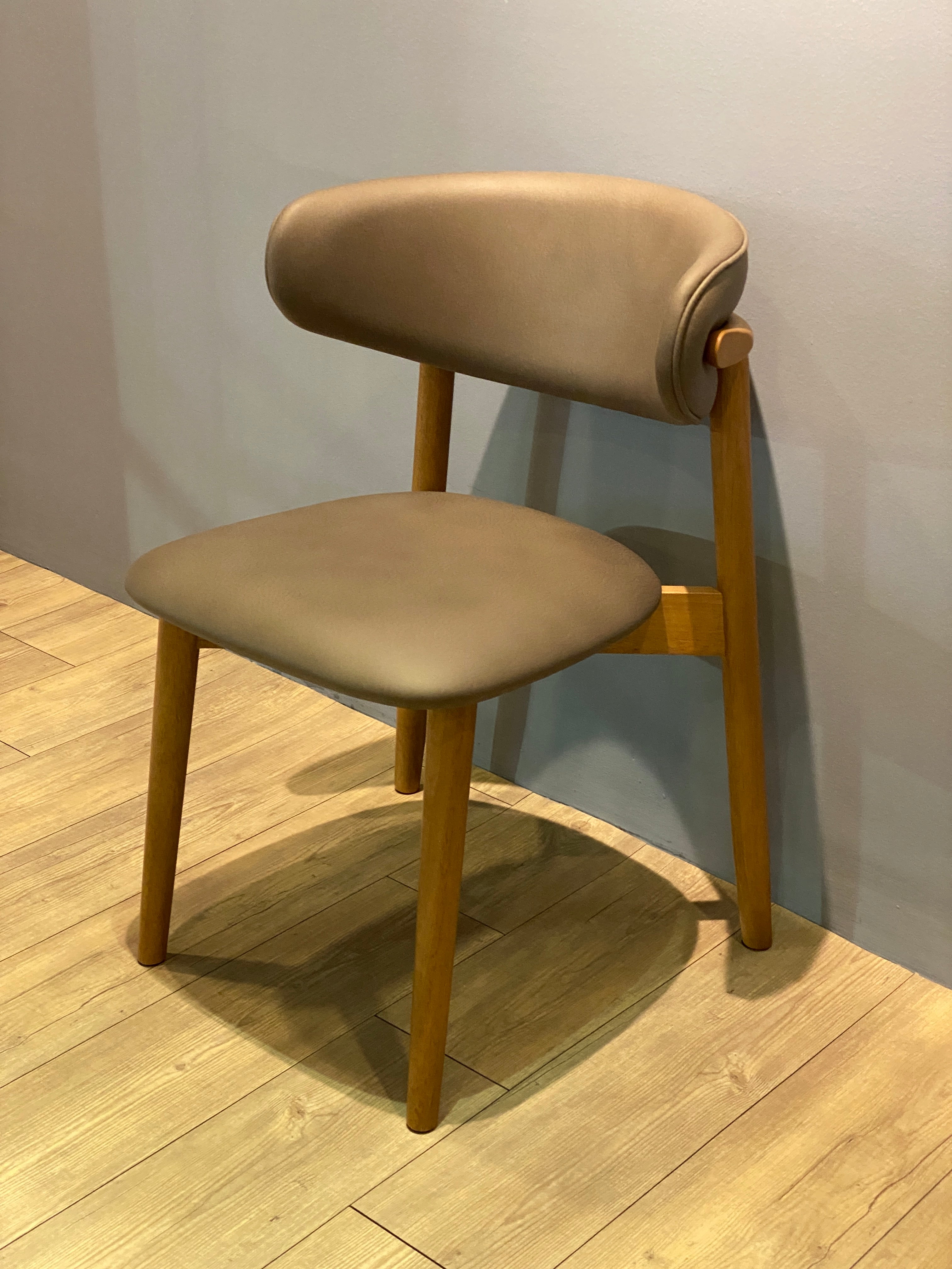 Zola Chair