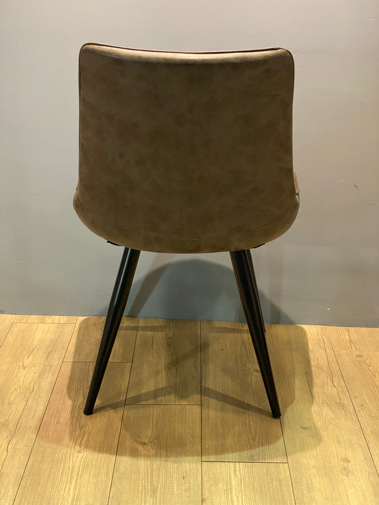 Aura PU Chair