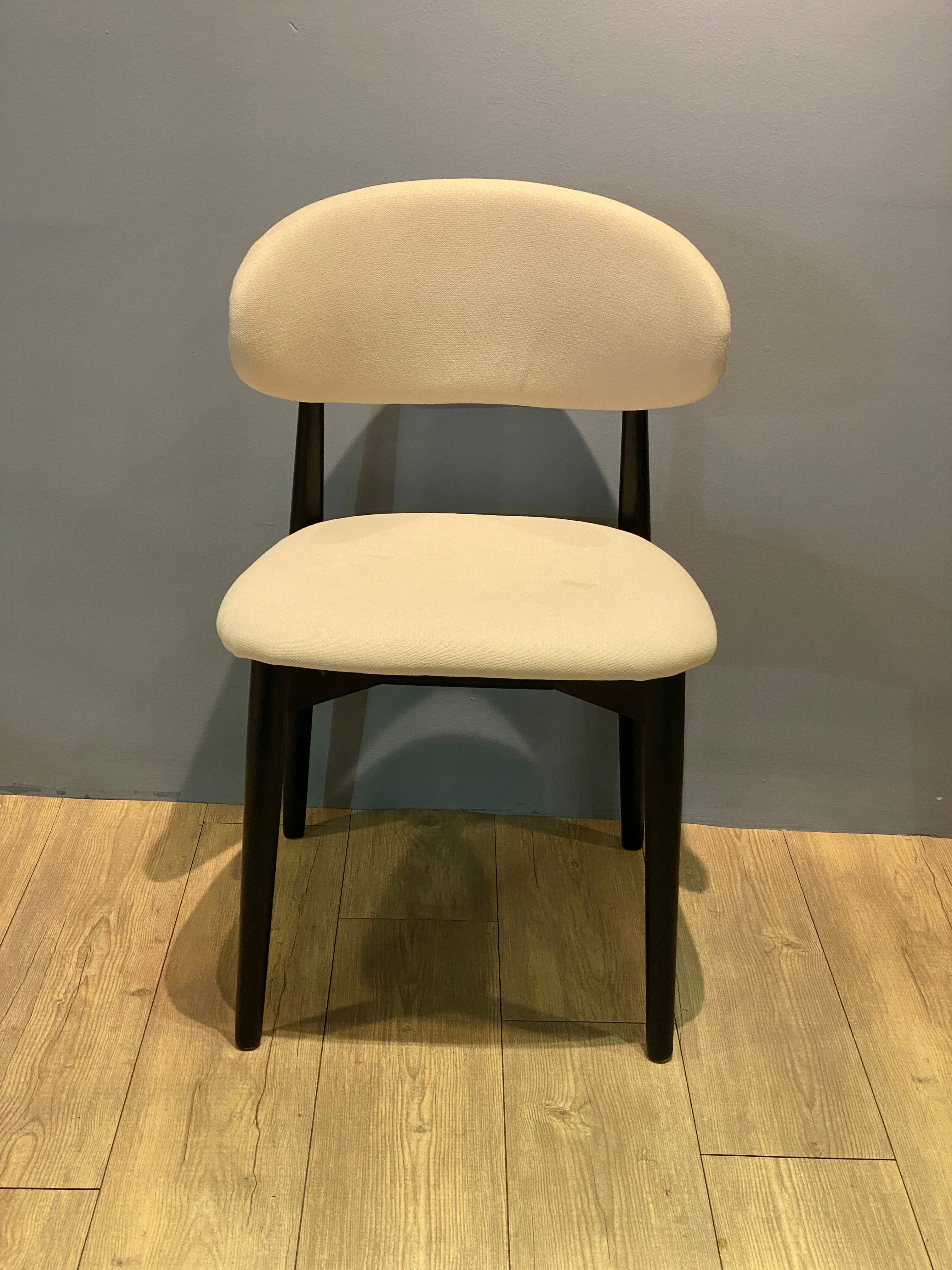 Zola Chair